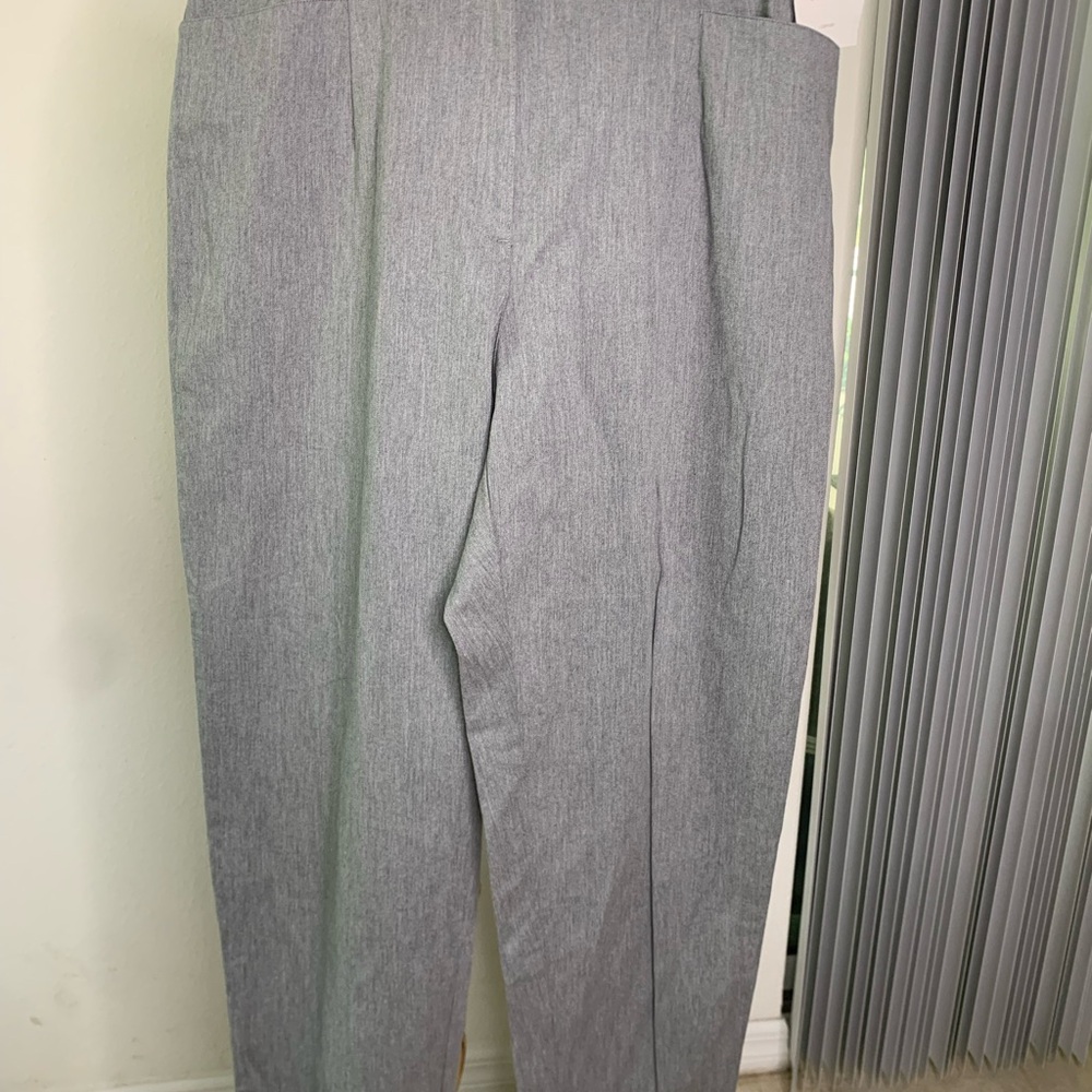 Elizabeth by Liz Claiborne  dress pants Gray Pleated Trousers size 18W NWT